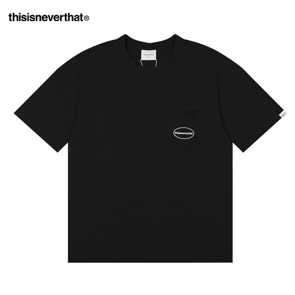 Thisisneverthat 口袋Logo印花 純棉 時尚街頭 圓領短袖T恤 男女款 黑色 Thisisneverthat 口袋Logo印花 純棉 時尚街頭 圓領短袖T恤 男女款 黑色